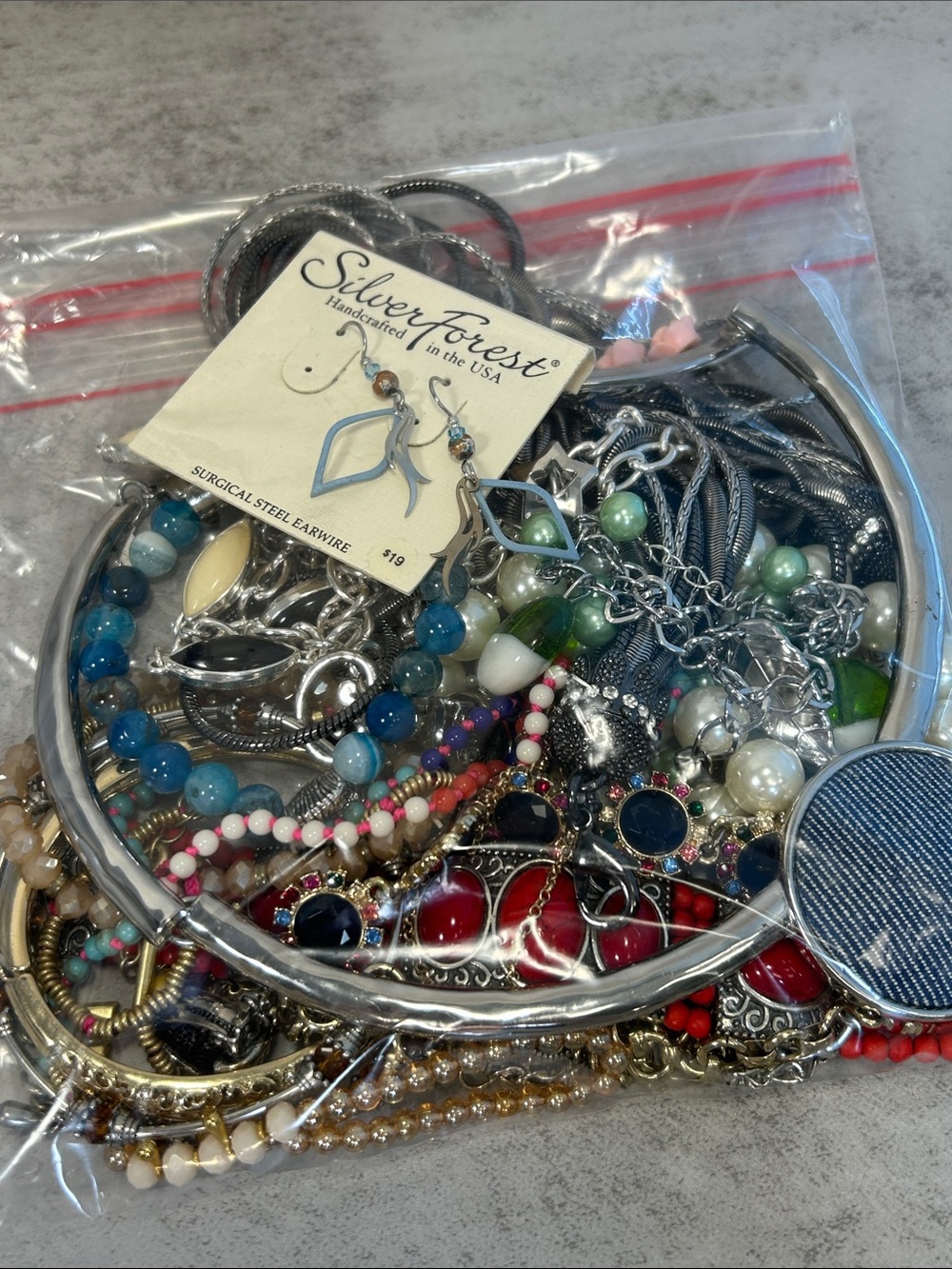 Bundle of 20 pieces (at least) jewelry